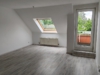 2-Zimmer-Dachgeschoßwohnung mit Blick ins Grüne! - Wohnzimmer